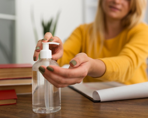Wie Viele 100-ml-Flaschen Dürfen Ins Handgepäck? Die aktuellen Regeln für Flüssigkeiten im Handgepäck einfach erklärt