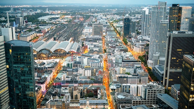 Wie weit ist Hannover von Frankfurt entfernt? Entfernung und Reisemöglichkeiten zwischen beiden Städten